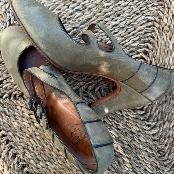 John Fluevog Olive Green Heels - Picture 2 of 4